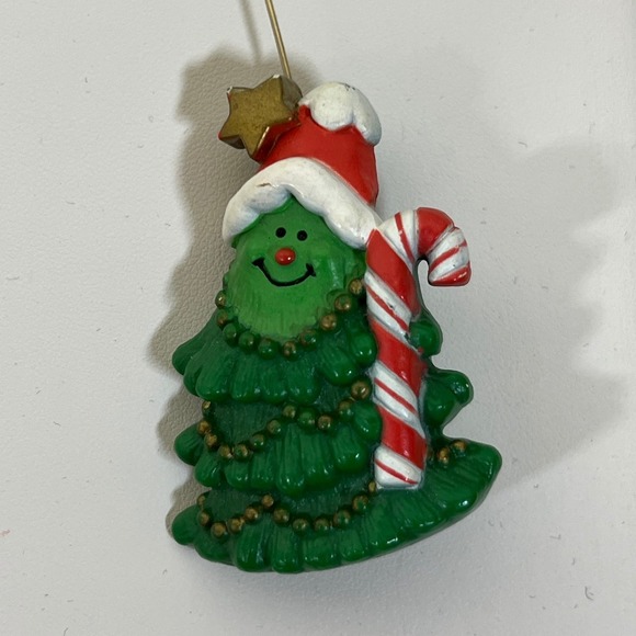 Vintage 1982 Hallmark Christmas Tree Pin Brooch - Picture 1 of 4